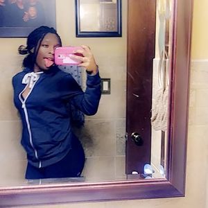 Meet your Posher, Gloria